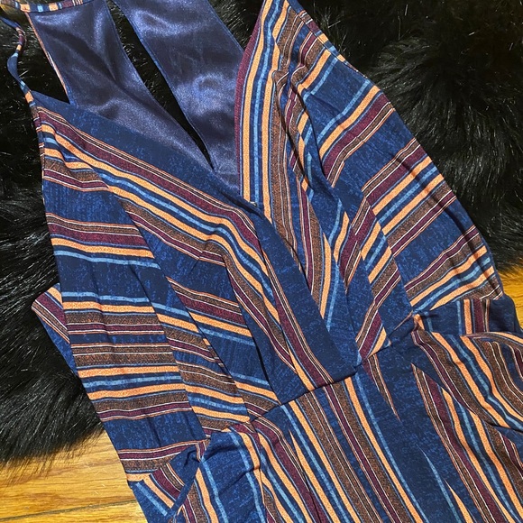 Striped Drape-Front Midi Dress with Pockets - Picture 2 of 3